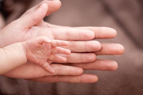 Il sesso del neonato non solo condiziona il parto, ma influisce anche sullo sviluppo di patologie future