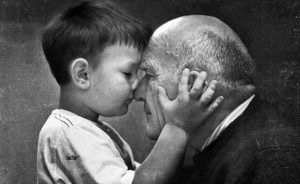 Mio nonno è quella persona con i capelli d'argento e il cuore d'oro