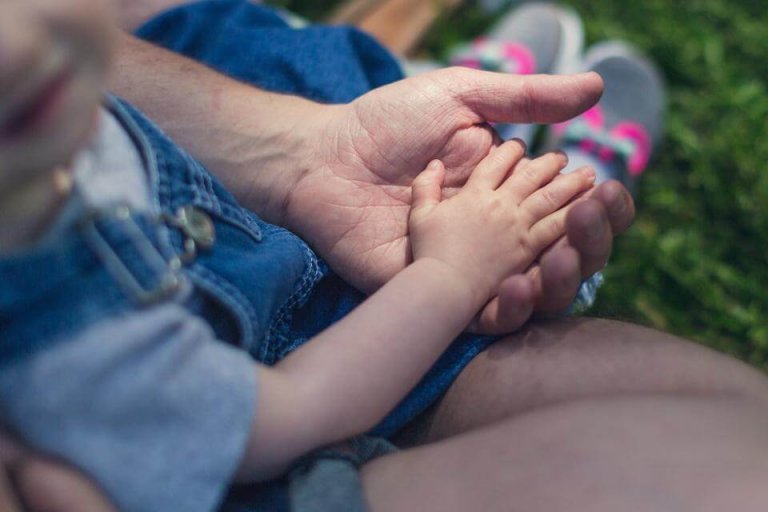 Per crescere un bambino buono è necessario trascorrere molto tempo con lui.