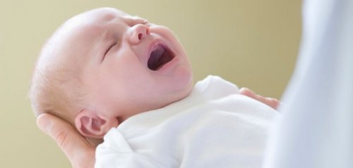 Pianto del bebè: i 6 motivi principali