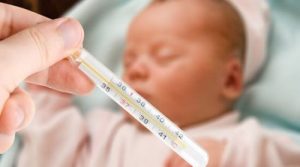 Consigli per abbassare la febbre nei bambini
