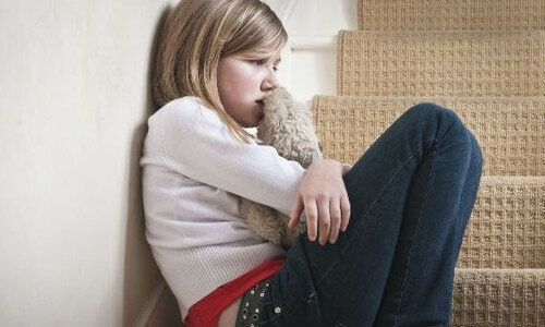 Il maltrattamento infantile danneggia pesantemente lo sviluppo psicologico del bambino