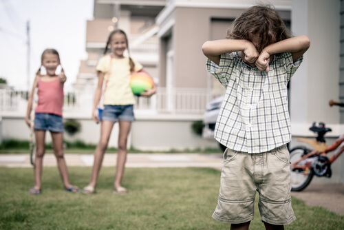 Bambino escluso dai giochi