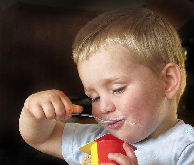 Tra le merende sane, uno yogurt è senz'altro un'ottima scelta