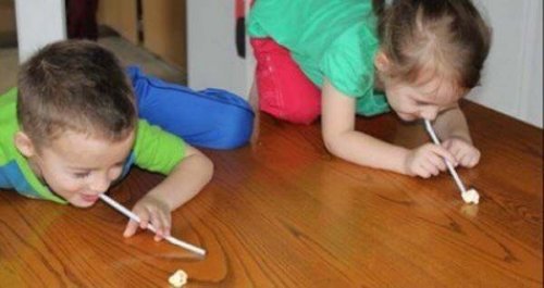 I bambini hanno tante cose da insegnarvi, ad esempio il fatto di divertirvi con poco