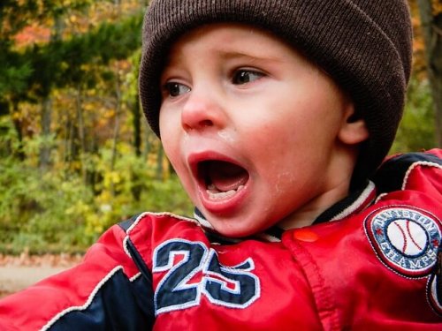 Figli che piangono: a volte è colpa anche dei genitori