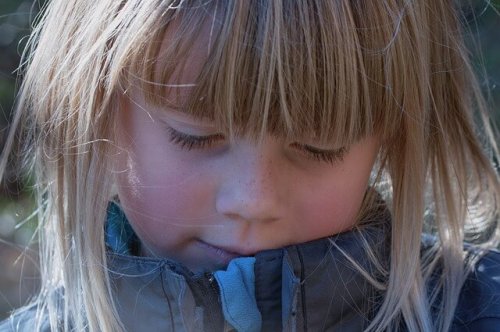 Confrontare vostro figlio con altri bambini stimola la sua insicurezza