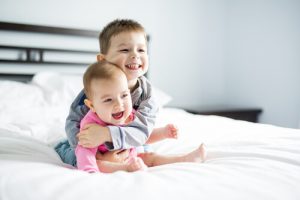 9 barzellette per bambini: come far ridere i vostri figli