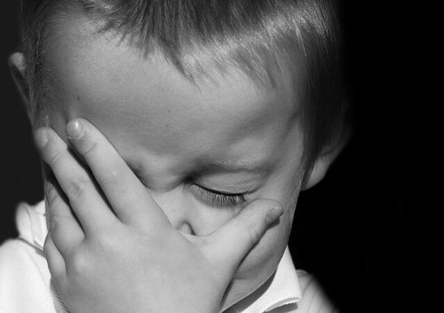 figli che piangono
