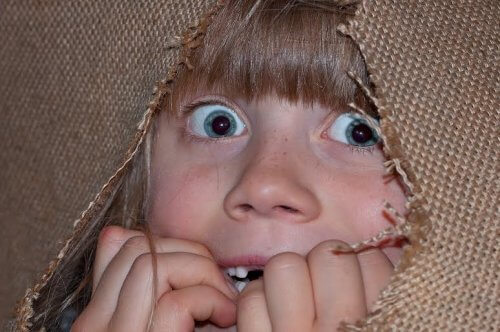 Bambina spaventata