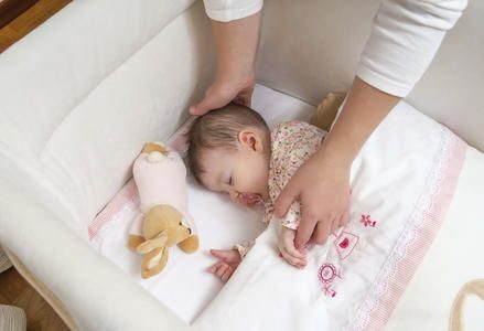 Vantaggi e svantaggi di una baby sitter
