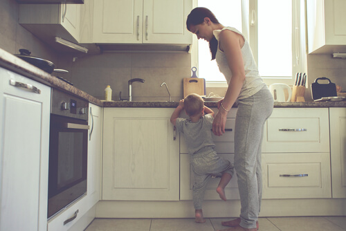 Per un bambino, la vita è una continua esplorazione