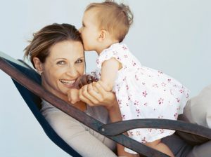 Diventare nonna a quarant'anni: quali vantaggi?