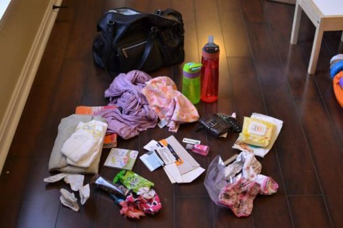 Una borsa del cambio perfetta contiene solo il necessario