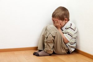Perché i bambini hanno paura di stare da soli?