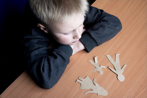 Il divorzio è un momento particolarmente difficile per i bambini, che desiderano vedere i loro genitori uniti per sempre