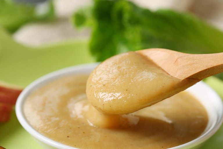 4 piatti da mangiare con il cucchiaio per stimolare la coordinazione mano e bocca