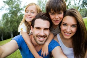 Da che cosa dipende il colore degli occhi e dei capelli dei vostri figli?
