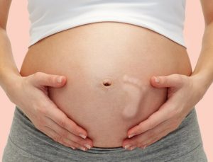 Quante volte al giorno bisogna sentire il bambino muoversi nella pancia?