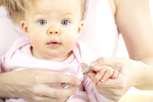 Gli strumenti impiegati per tagliare le unghie al bebè devono essere riservati esclusivamente a questo scopo