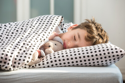 Sapere a che ora devono andare a letto i bambini è importante affinché possano godere di buona salute
