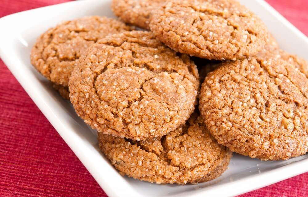 Cucinare biscotti con i bambini è un ottimo modo per trascorrere un bel pomeriggio in famiglia