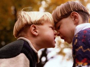 Che faccio se mio figlio è aggressivo nei miei confronti?