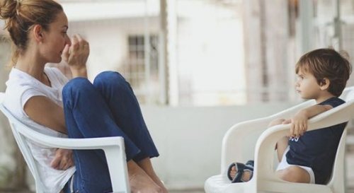 un altro dei falsi miti sulla maternità è che una mamma è sempre felice