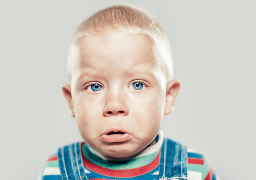 Spesso il broncio è un modo per il bambino di esprimere un malessere psicologico.