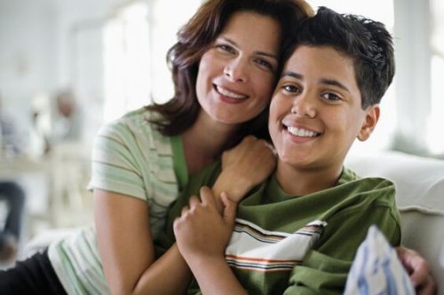 Parlare con il proprio figlio adolescente richiede molta attenzione e delicatezza
