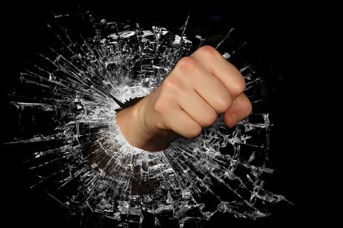 Spesso, la mancanza di rispetto porta alla violenza fisica e verbale