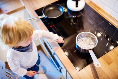 Le ustioni in cucina occupano i primi posti tra gli incidenti domestici più diffusi tra i bambini