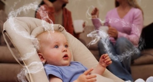 Fumare davanti ai bambini, le cui difese sono ancora deboli, è particolarmente pericoloso per loro