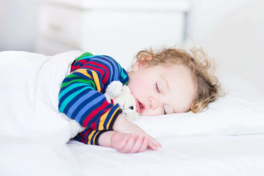 È utile far smettere di fare il sonnellino al piccolo se la sera ha problemi ad addormentarsi.