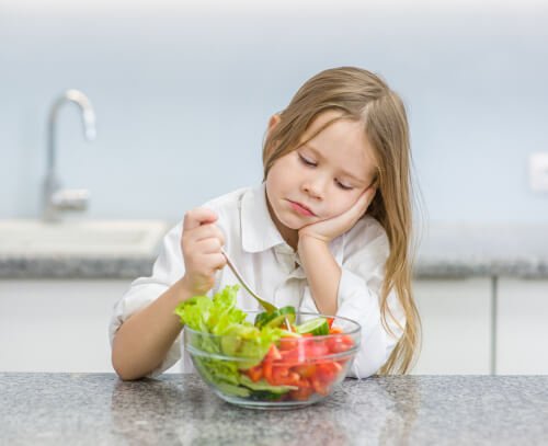 Se si obbliga un bambino a mangiare un alimento, nel piccolo si creeranno sentimenti di rifiuto ancora più radicati