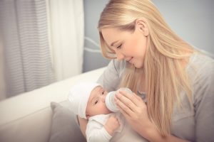 Qual è la quantità di latte che deve assumere il neonato?