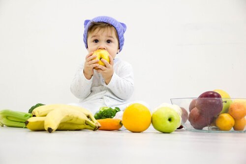 L'assunzione della frutta da parte dei bambini può essere facilitata tramite la somministrazione di nutrienti succhi di frutta