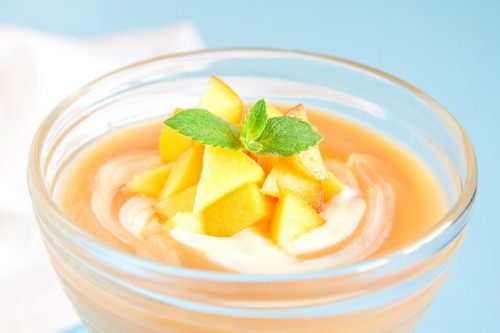 ciotola di composta di pesca per neonati