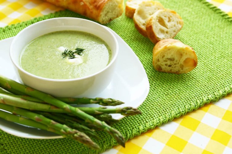 Una buona crema di verdure è ideale per un'alimentazione sana e bilanciata