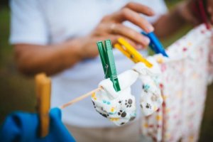 Come lavare i vestiti di un neonato?