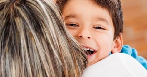 Insegnate a vostro figlio il valore dell'empatia