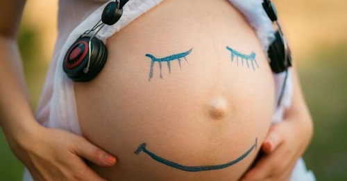 Benefici della musica durante la gravidanza