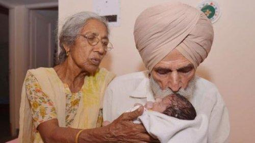 coppia indiana di 70 anni con figlio 
