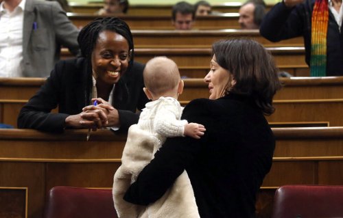 La legge tutela il neonato in modo che possa ricevere il latte materno per tutto il tempo necessario