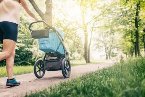 Uscire con il neonato: quando iniziare?