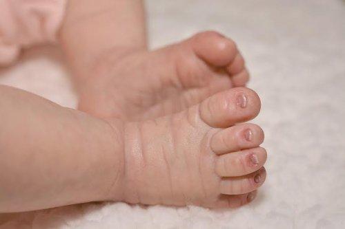 Piedi di un neonato