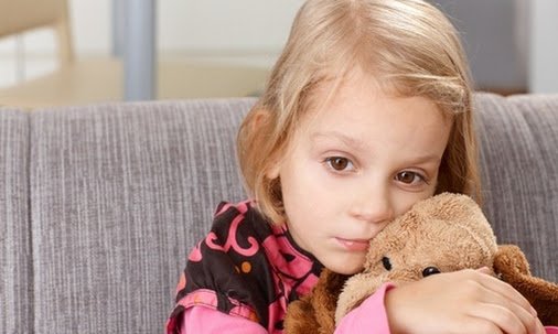 Bambina con poca autostima