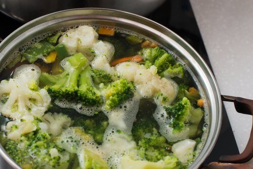broccoli cotti nella pentola