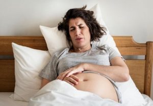 Emorroidi durante il parto: perché compaiono e come prevenirle?