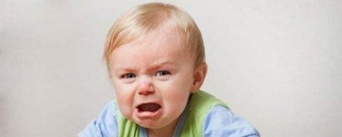 I bambini problematici passano dal riso al pianto molto velocemente